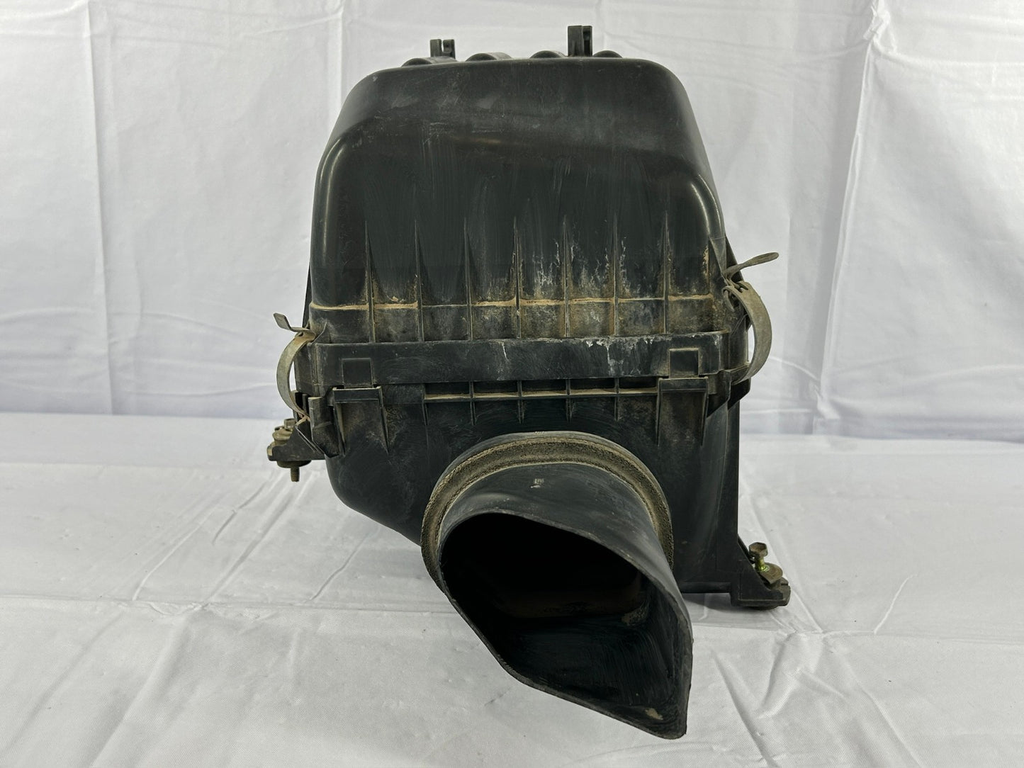2000-2006 Toyota Tundra Air Filter and Housing Assembly OEM