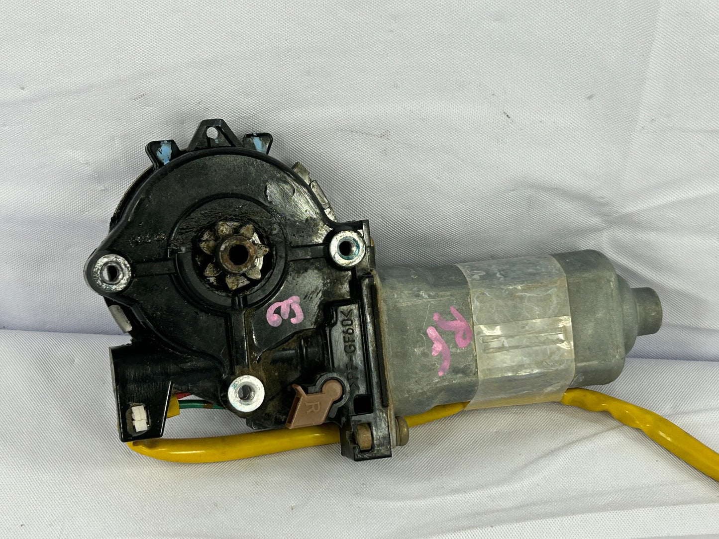 2004-2006 Toyota Tundra Double Cab Front Right Window Motor OEM