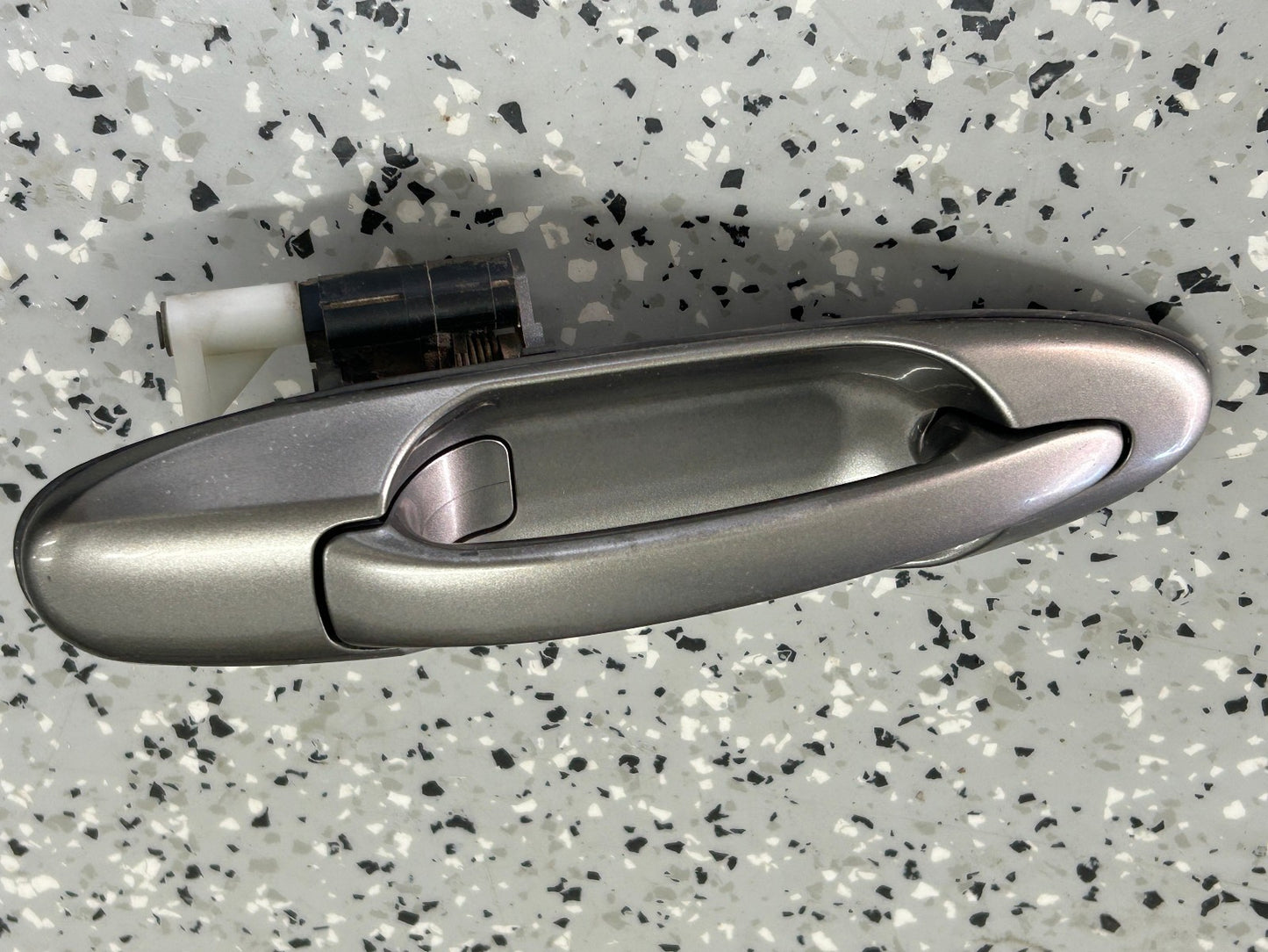 2004-2006 Toyota Tundra Double Cab Right Rear Exterior Door Handle Silver OEM