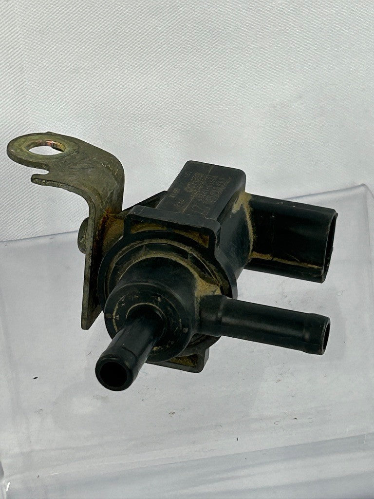 2002-2006 Toyota Tundra Vacuum Switching Valve 90910-12259 OEM