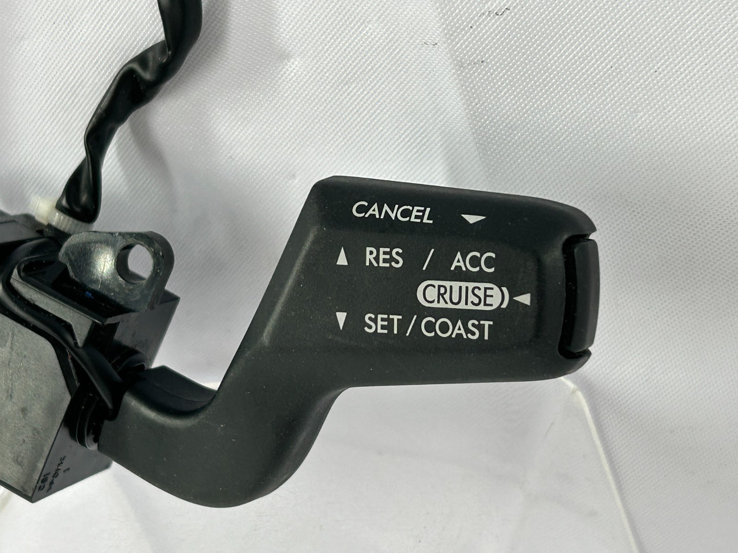 05-07 Subaru Legacy Outback Steering Column Cruise Control Switch OEM 83151AG02A