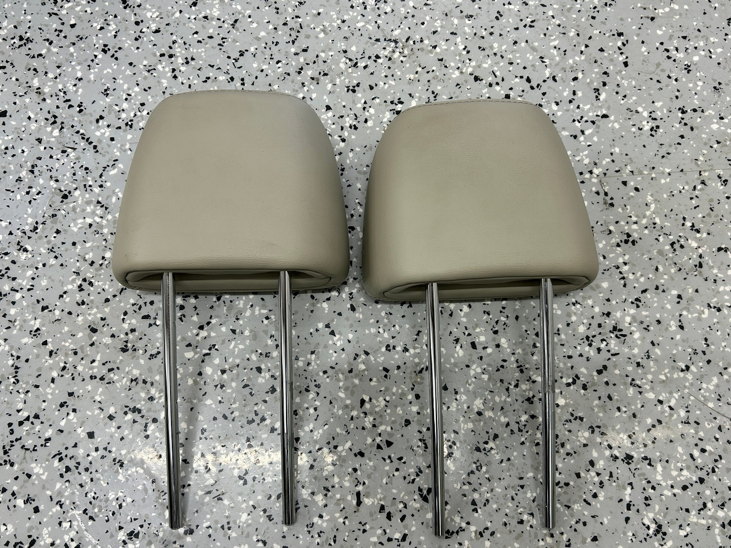 2011-2012 Subaru Outback Legacy Front Leather Tan Head Rest Headrest Set OEM