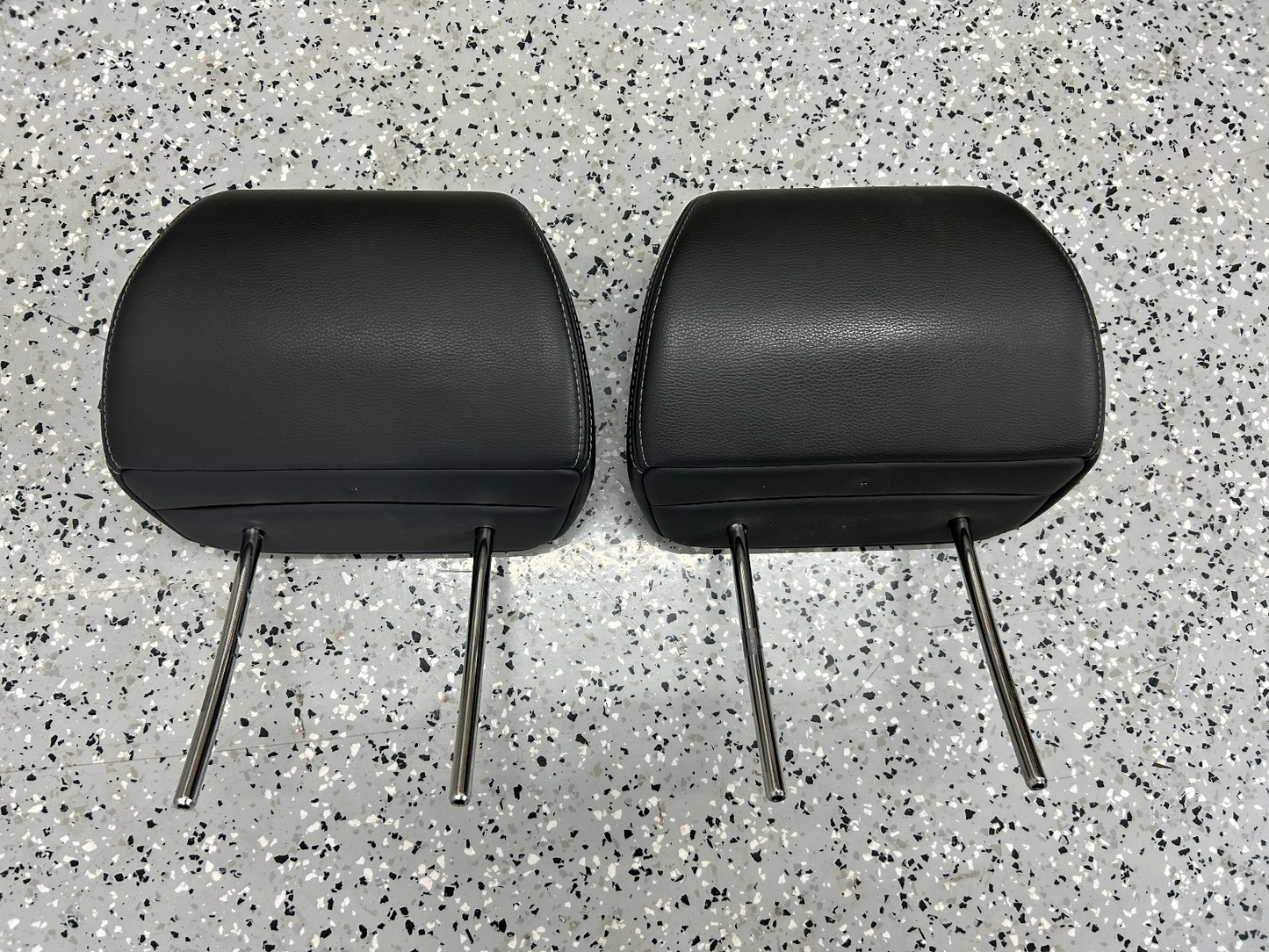 2008-2011 Subaru Tribeca Front Seat Head Rest Headrests Set Leather Black OEM