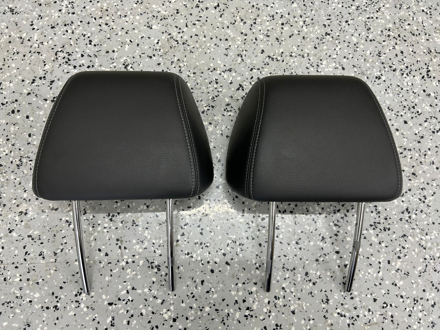 2008-2011 Subaru Tribeca Front Seat Head Rest Headrests Set Leather Black OEM