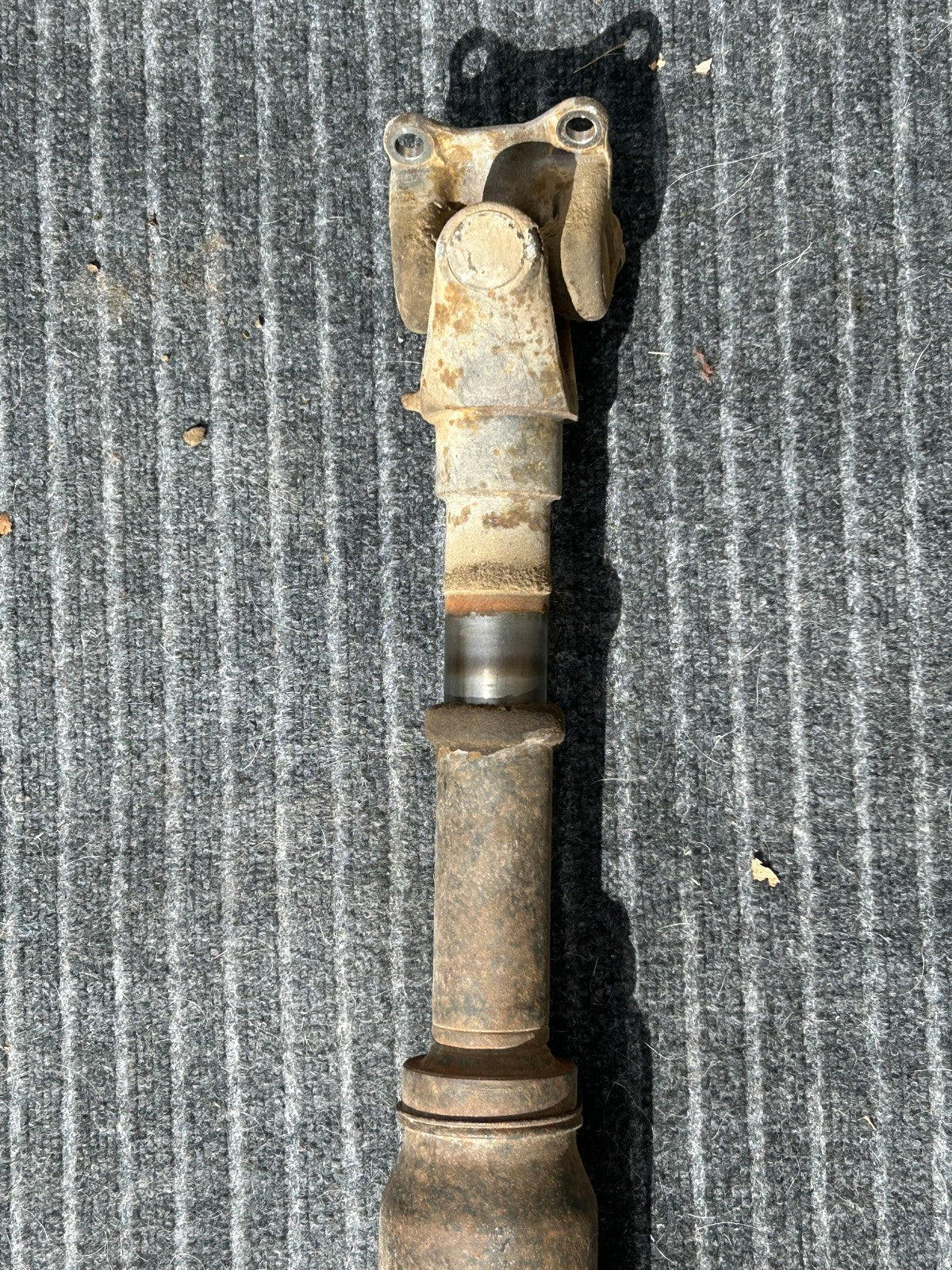 2004-2006 Toyota Tundra Crew Cab Double Cab Rear Drive Shaft & Center Bearing
