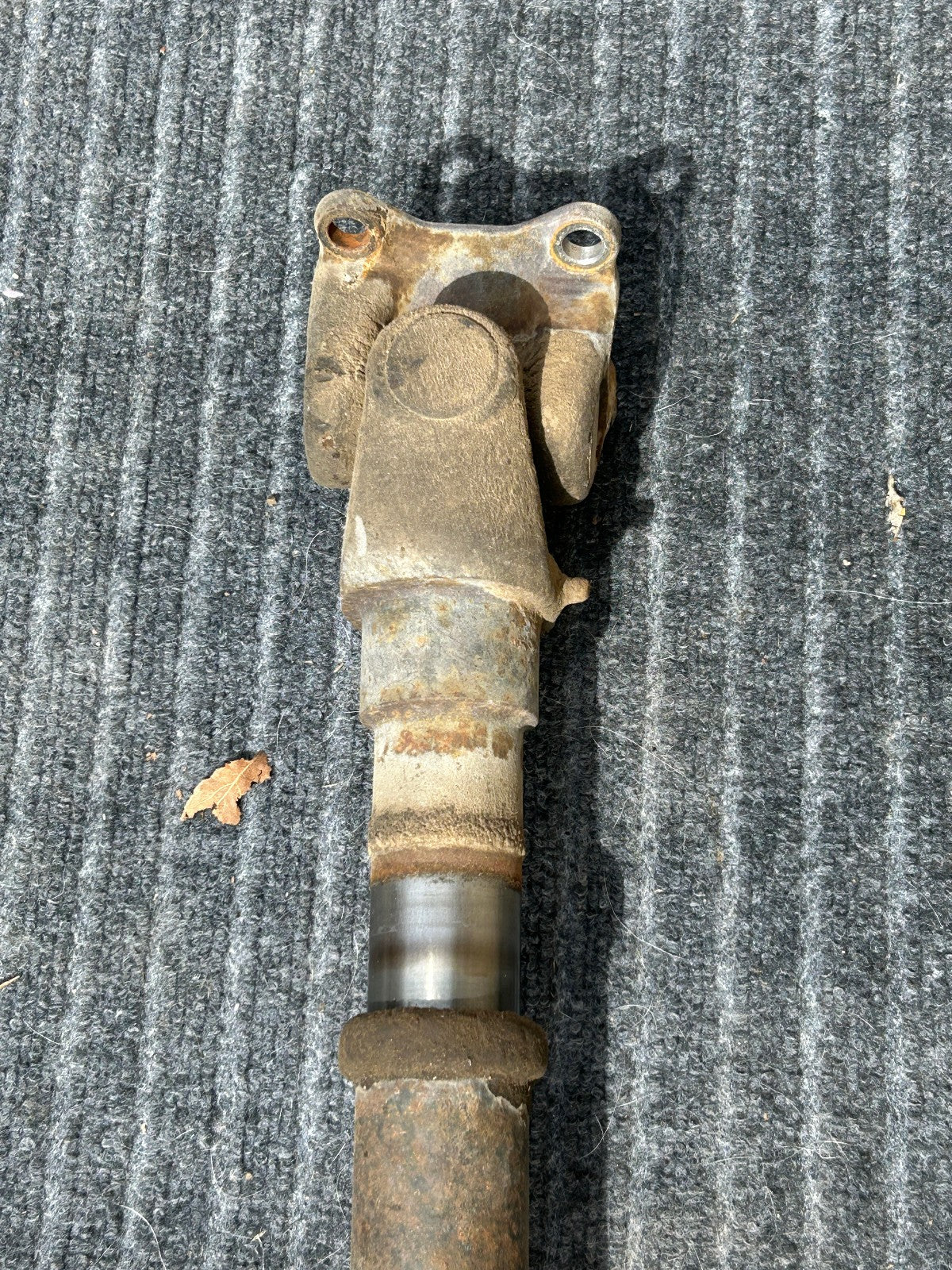 2004-2006 Toyota Tundra Crew Cab Double Cab Rear Drive Shaft & Center Bearing