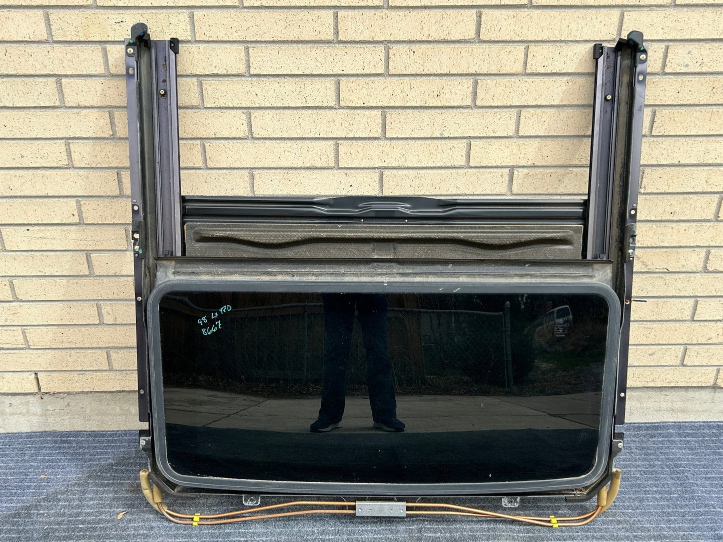 1998-2002 Lexus LX470 Sunroof Glass Assembly Glass Frame Beige Shade 63233-60021