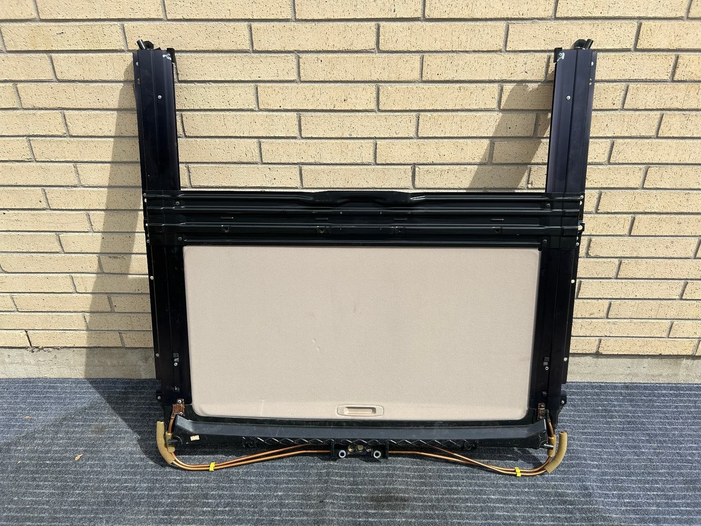 1998-2002 Lexus LX470 Sunroof Glass Assembly Glass Frame Beige Shade 63233-60021