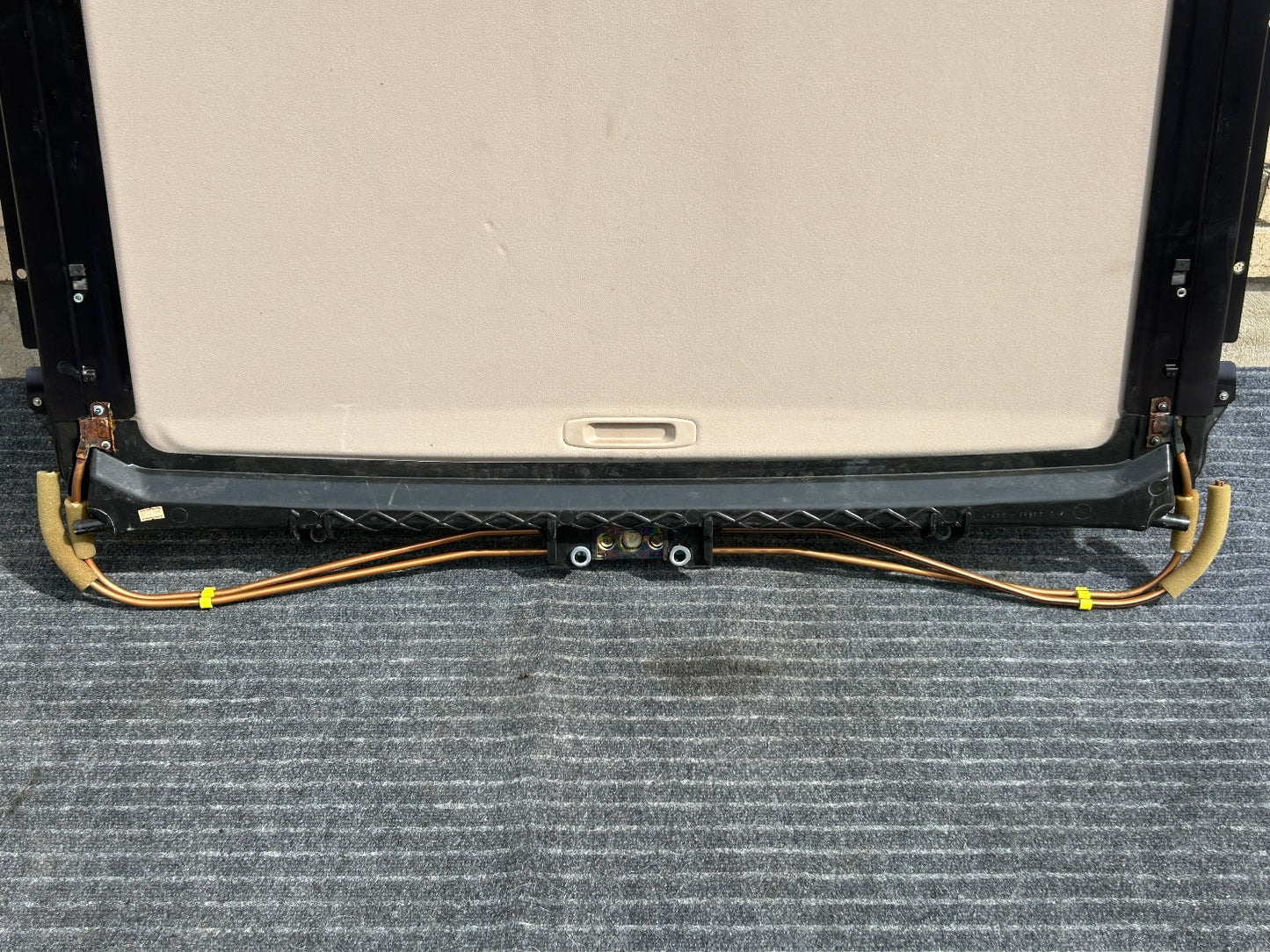 1998-2002 Lexus LX470 Sunroof Glass Assembly Glass Frame Beige Shade 63233-60021
