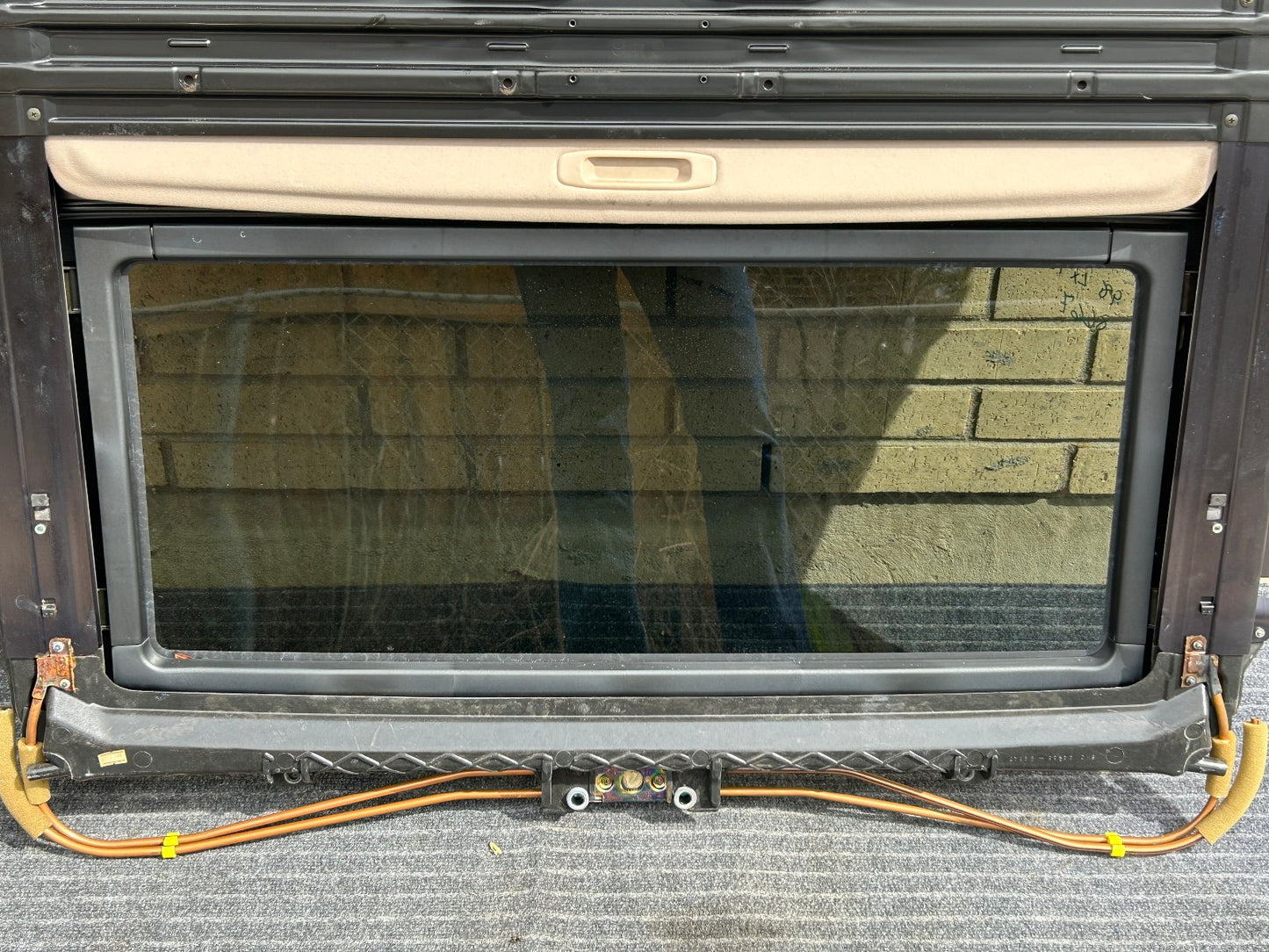 1998-2002 Lexus LX470 Sunroof Glass Assembly Glass Frame Beige Shade 63233-60021