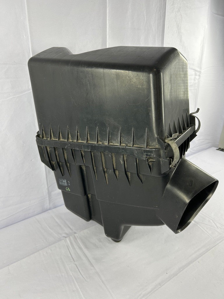 2000-2003 Toyota Sienna Air Intake Resonator Box 17700-0A170 OEM