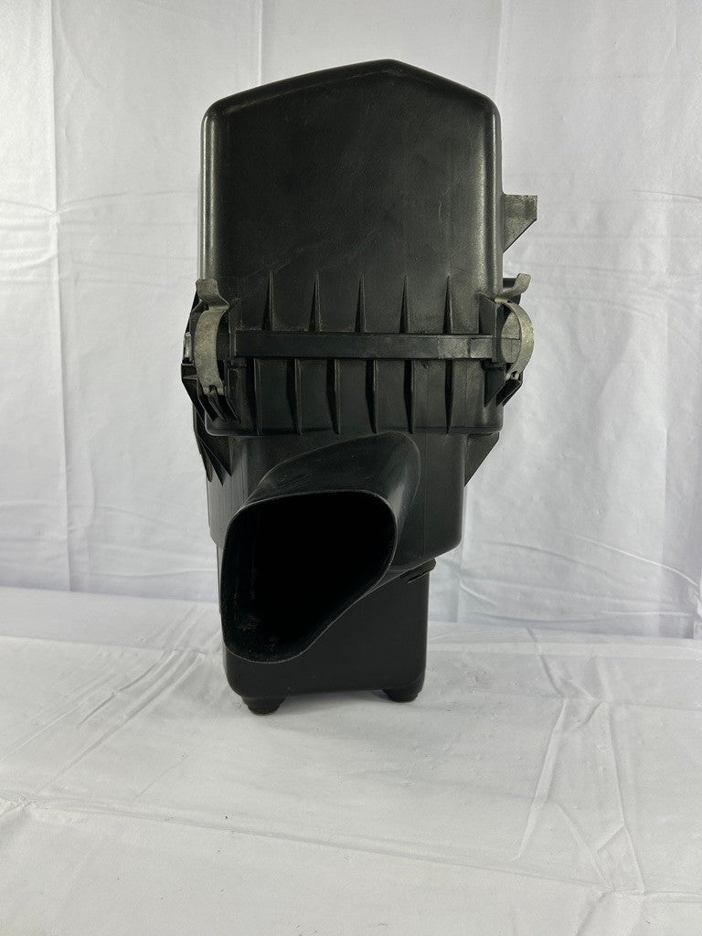 2000-2003 Toyota Sienna Air Intake Resonator Box 17700-0A170 OEM