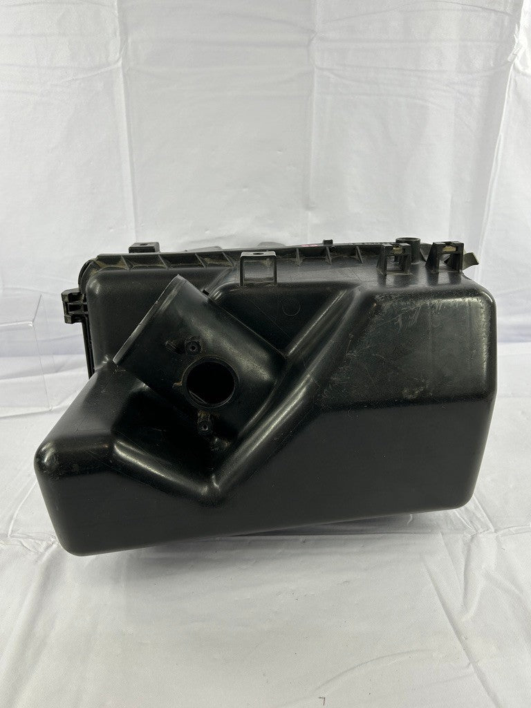2000-2003 Toyota Sienna Air Intake Resonator Box 17700-0A170 OEM