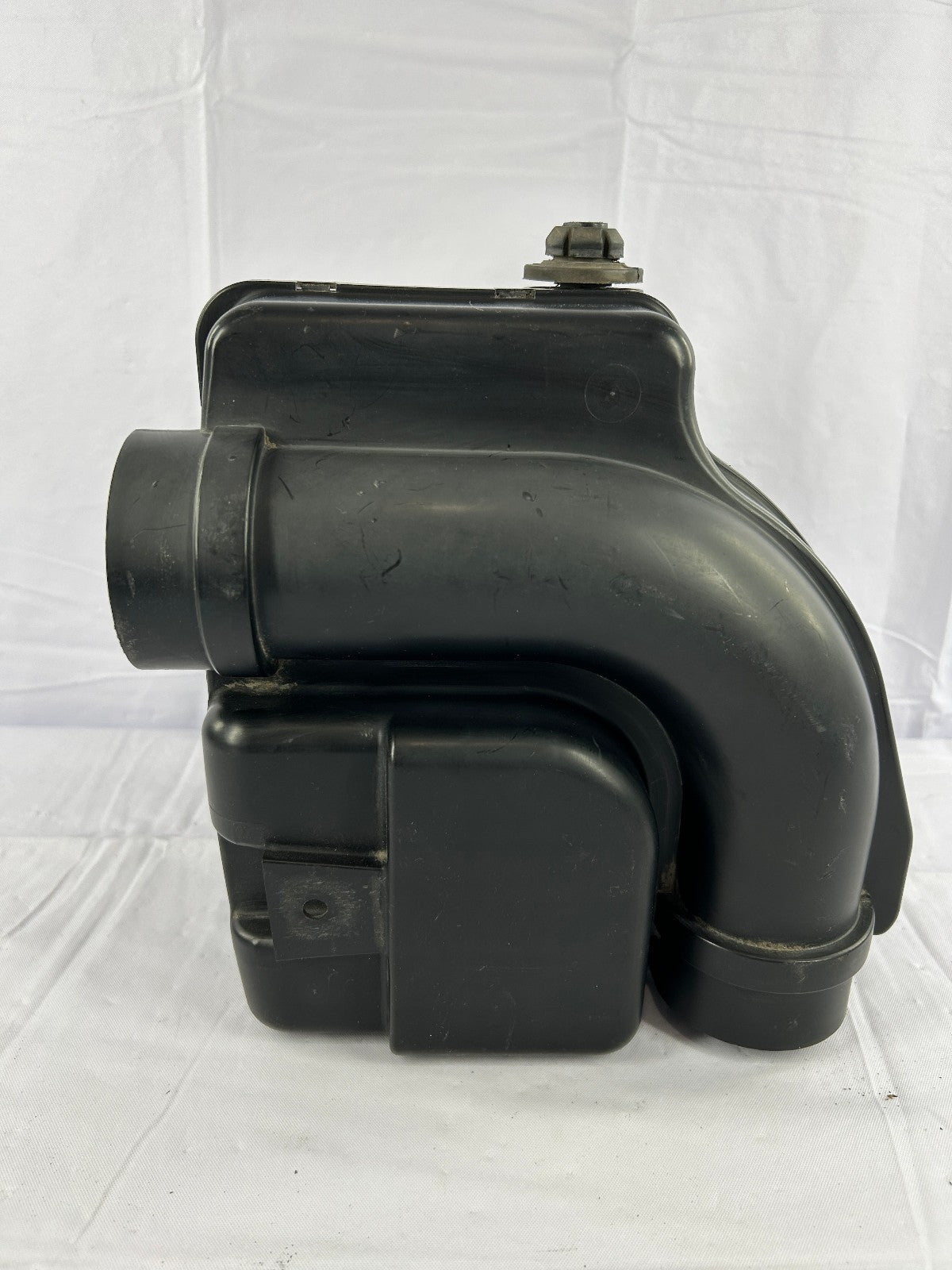 2003-2004 Subaru Forester Engine Air Intake Resonator 46043SA000 OEM