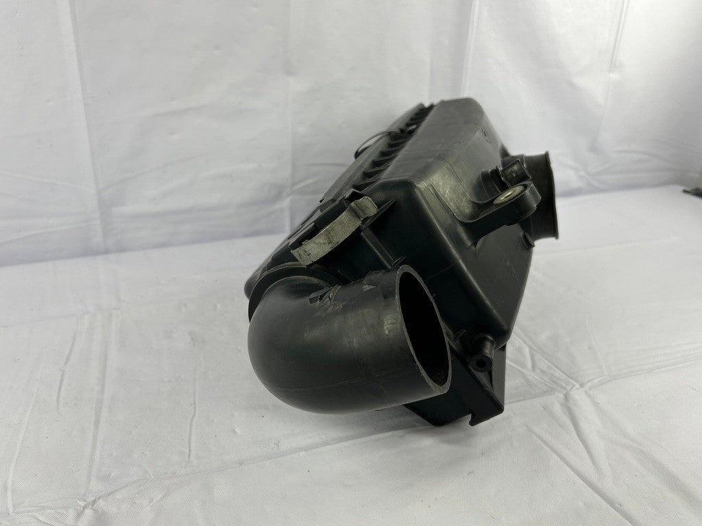 2002-2004 Subaru Impreza Wagon Air Filter Intake Cleaner Housing OEM