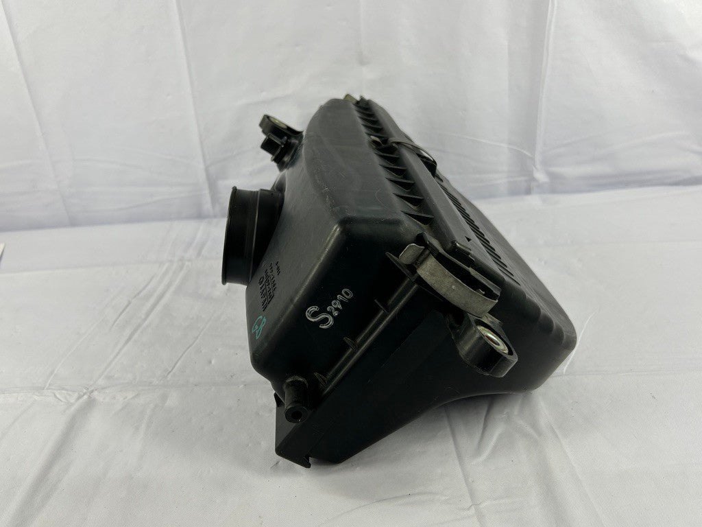2002-2004 Subaru Impreza Wagon Air Filter Intake Cleaner Housing OEM