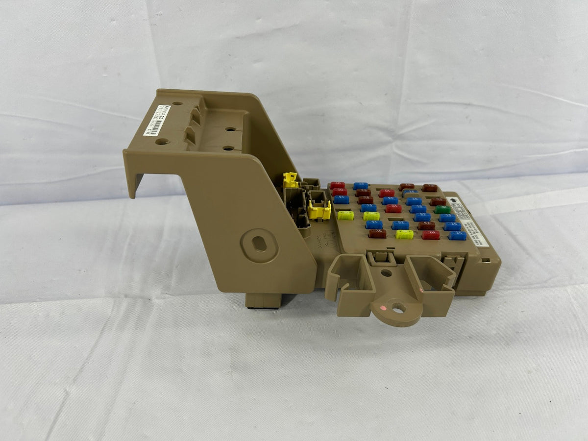 2009-2013 Subaru Forester Fuse Box Relay Junction Box OEM 82201FG010