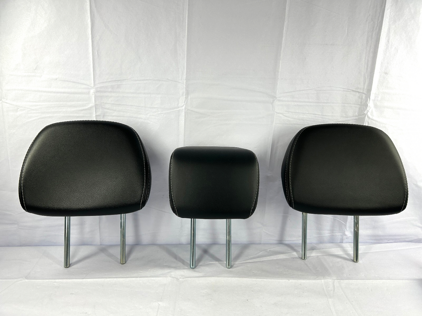 2007-2010 Mitsubishi Outlander Second Row Headrest Set Black Leather OEM