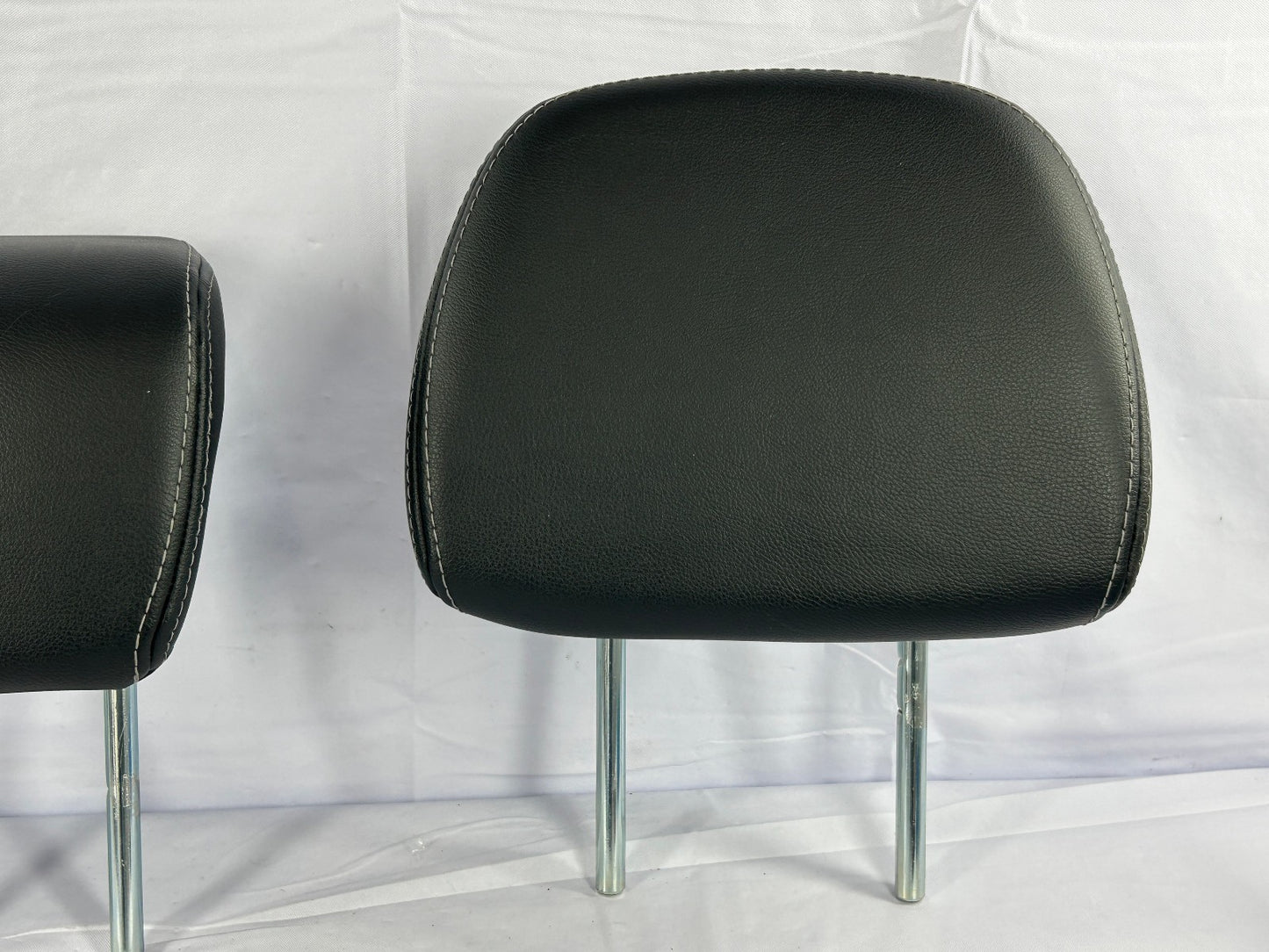 2007-2010 Mitsubishi Outlander Second Row Headrest Set Black Leather OEM