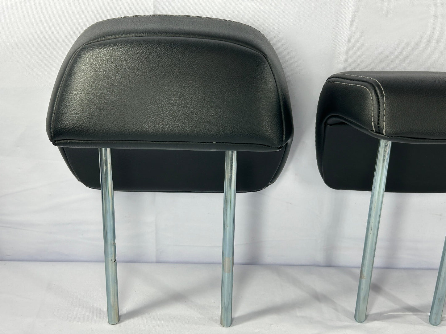 2007-2010 Mitsubishi Outlander Second Row Headrest Set Black Leather OEM