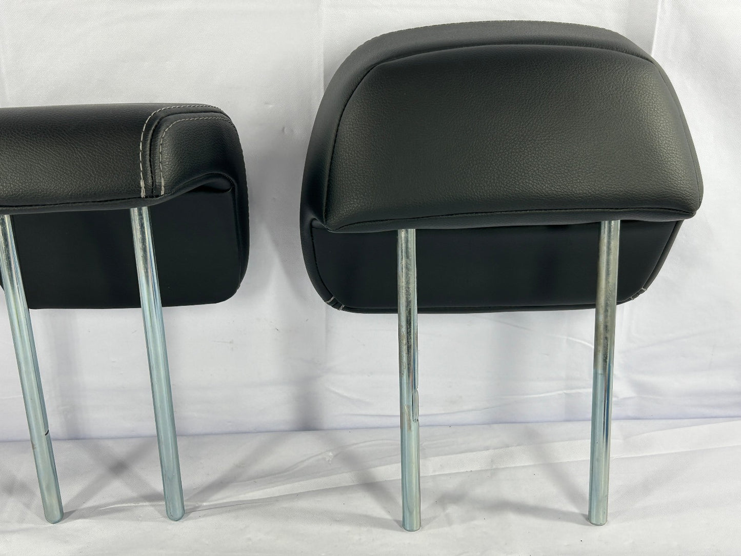 2007-2010 Mitsubishi Outlander Second Row Headrest Set Black Leather OEM