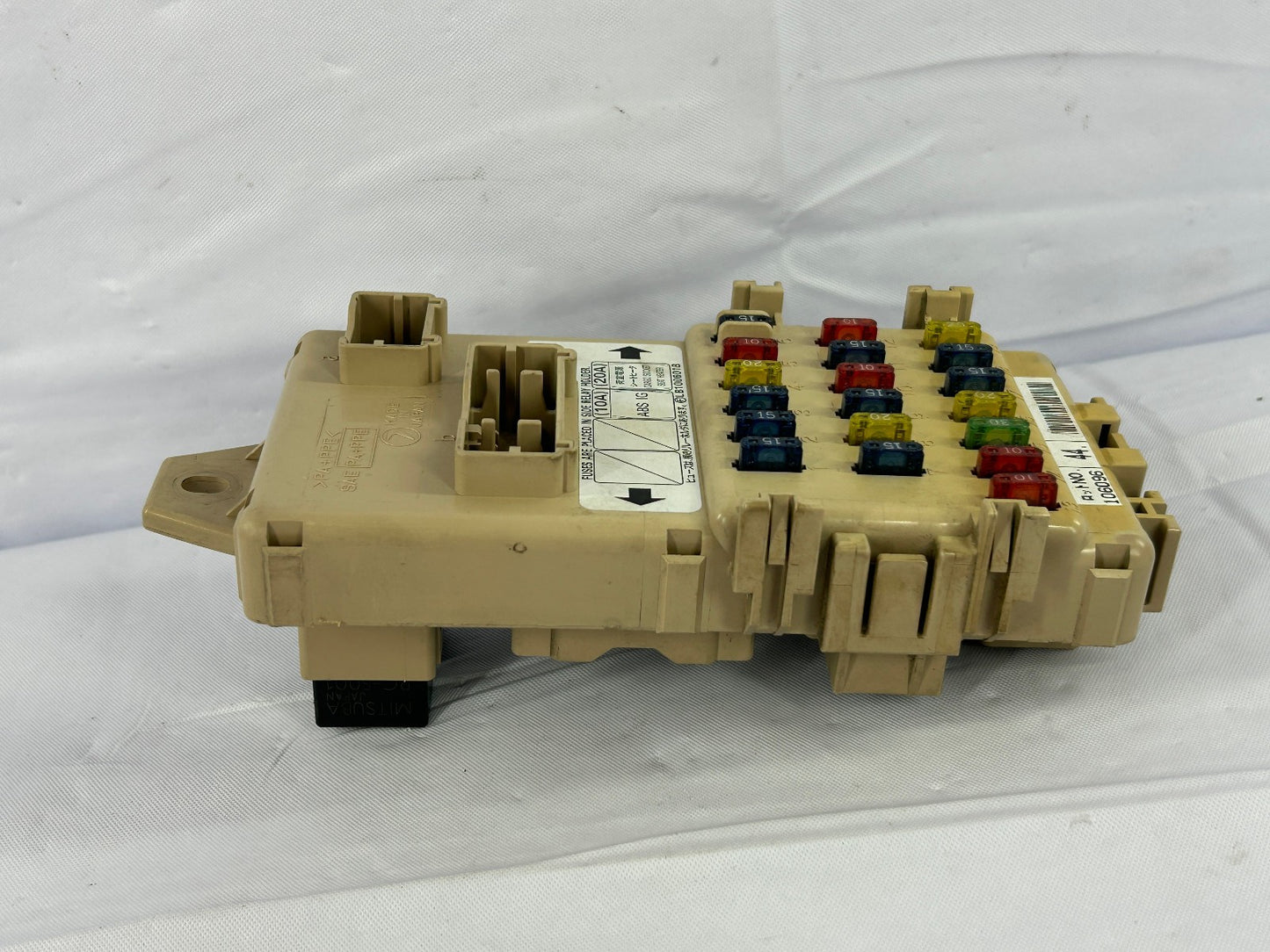2002-2004 Subaru Forester Fuse Box Relay Junction Box  82201FE000 OEM