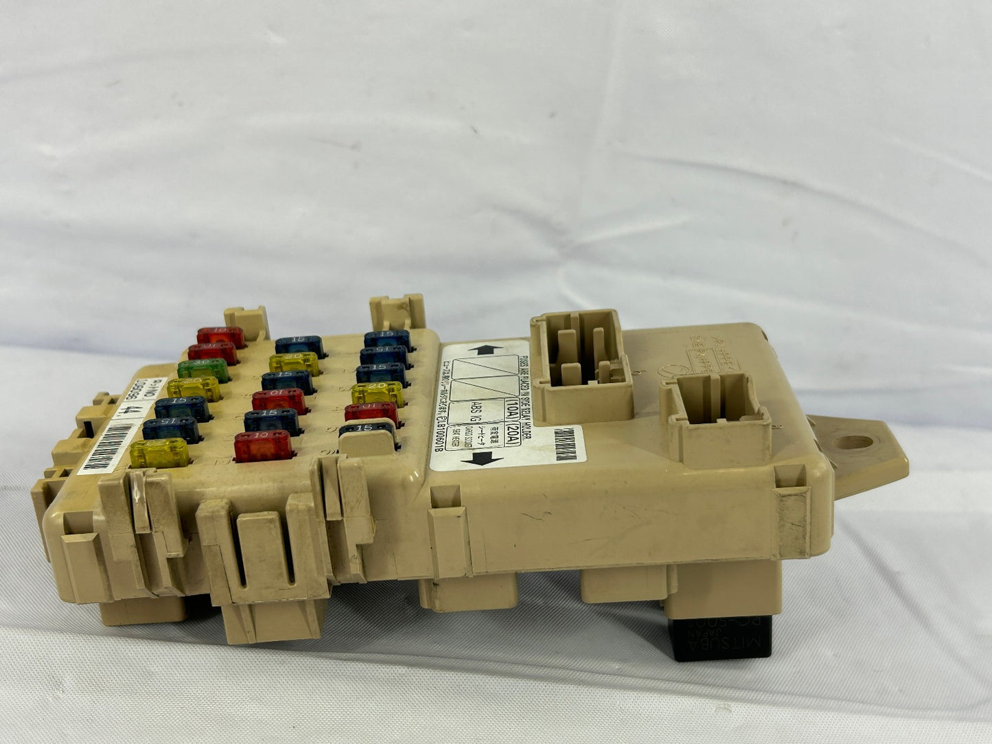 2002-2004 Subaru Forester Fuse Box Relay Junction Box  82201FE000 OEM