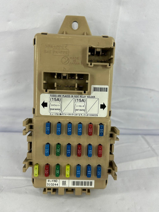 2003-2004 Subaru Forester Fuse Box Relay Junction Box 82201SA000 OEM