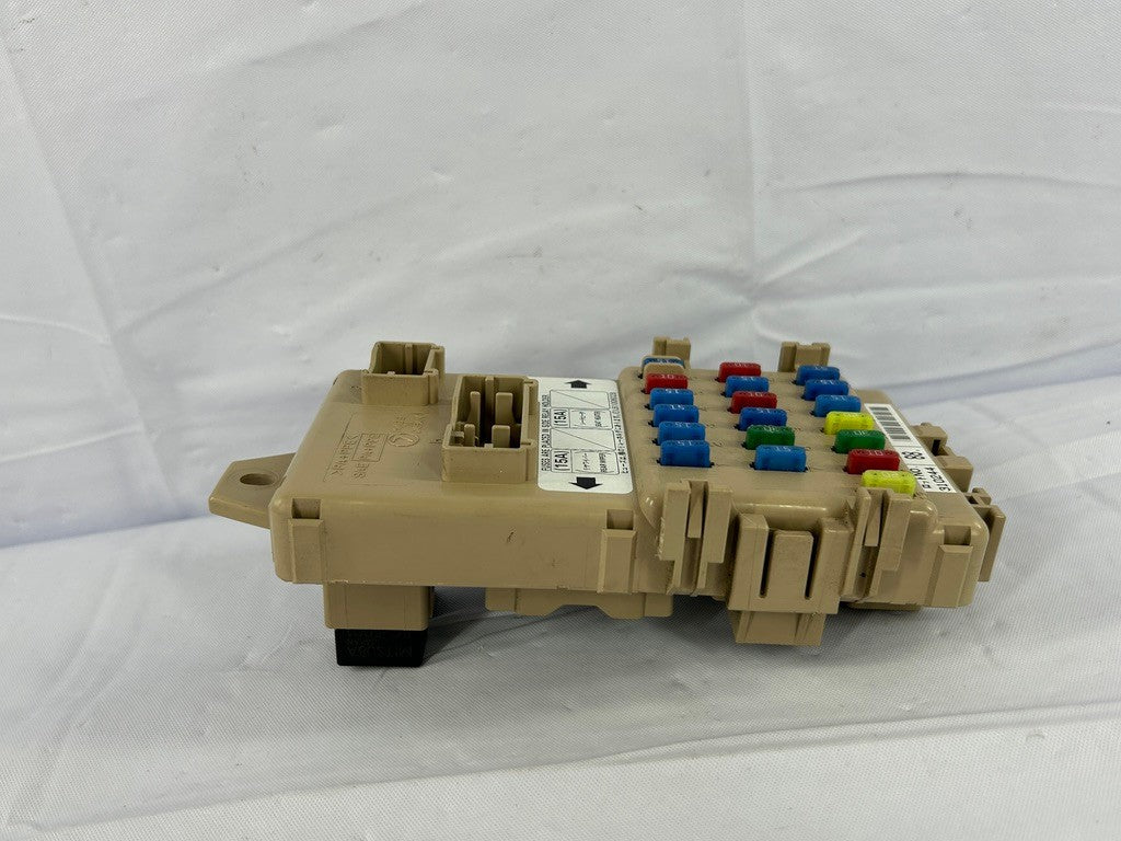 2003-2004 Subaru Forester Fuse Box Relay Junction Box 82201SA000 OEM