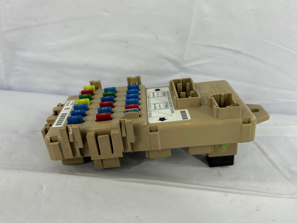 2003-2004 Subaru Forester Fuse Box Relay Junction Box 82201SA000 OEM