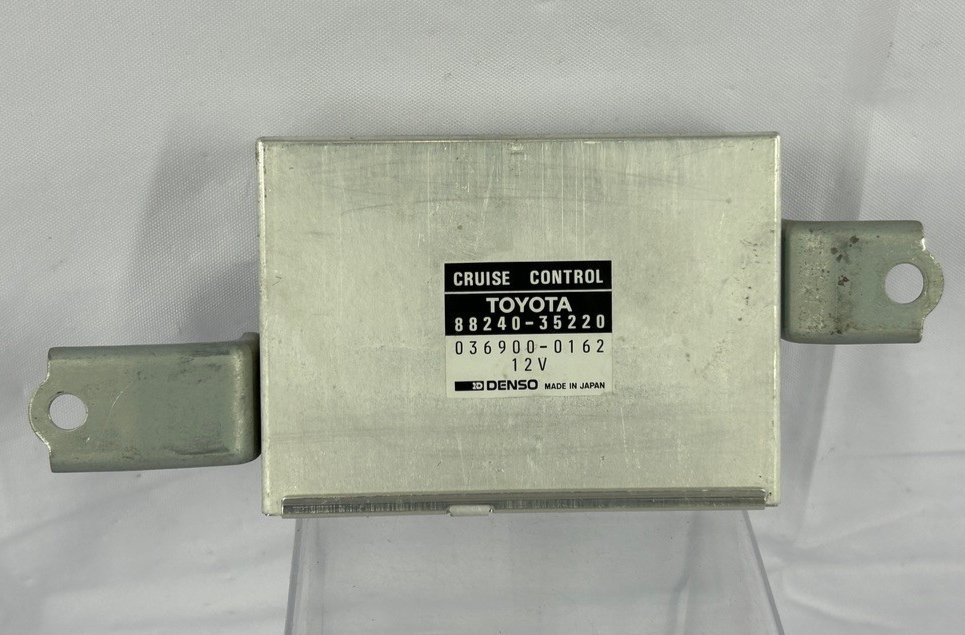 1994-1995 Toyota 4Runner OEM Cruise Control Module 88240-35220 OEM