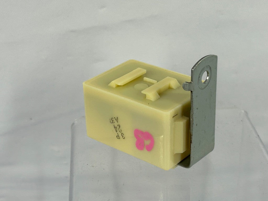 89-95 Toyota Pickup Truck 4Runner Key Reminder Buzzer Signal Relay 85969-89102