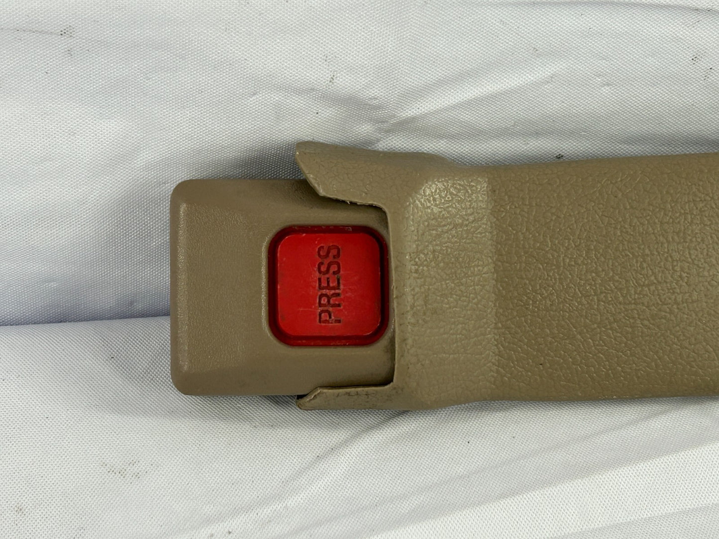 1992-95 Toyota 4Runner Front Right Seat Belt Buckle Receiver OEM 73230-04030-J0