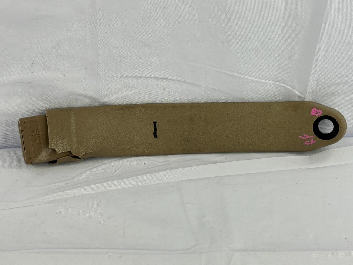 1992-95 Toyota 4Runner Front Right Seat Belt Buckle Receiver OEM 73230-04030-J0