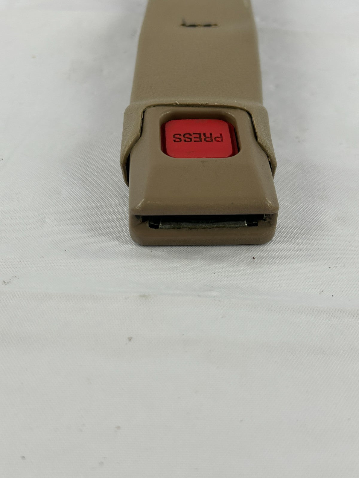 1992-95 Toyota 4Runner Front Left Seat Belt Buckle Receiver OEM 73240-04031-B0