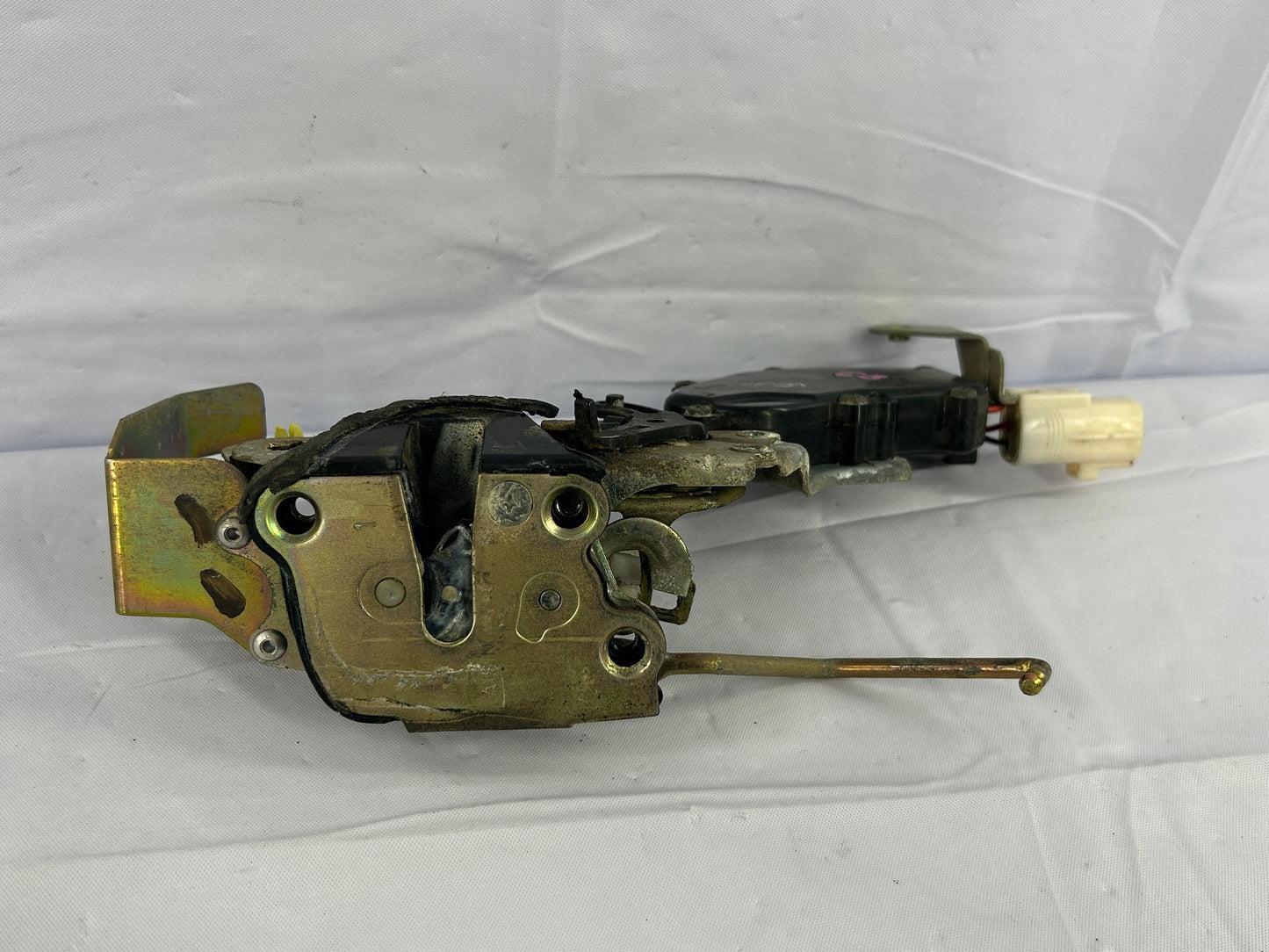 1994-1995 TOYOTA 4RUNNER Door Lock Latch Actuator Rear Left 69340-35080