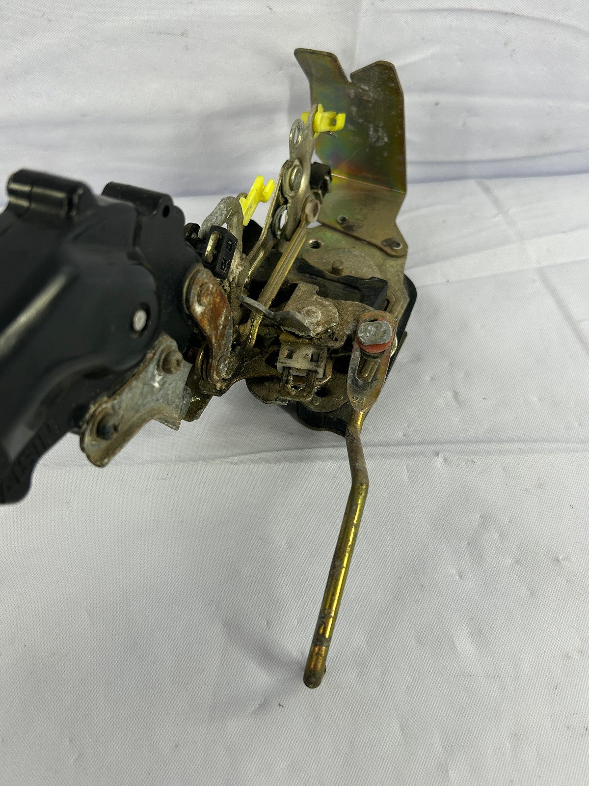1994-1995 TOYOTA 4RUNNER Door Lock Latch Actuator Rear Left 69340-35080