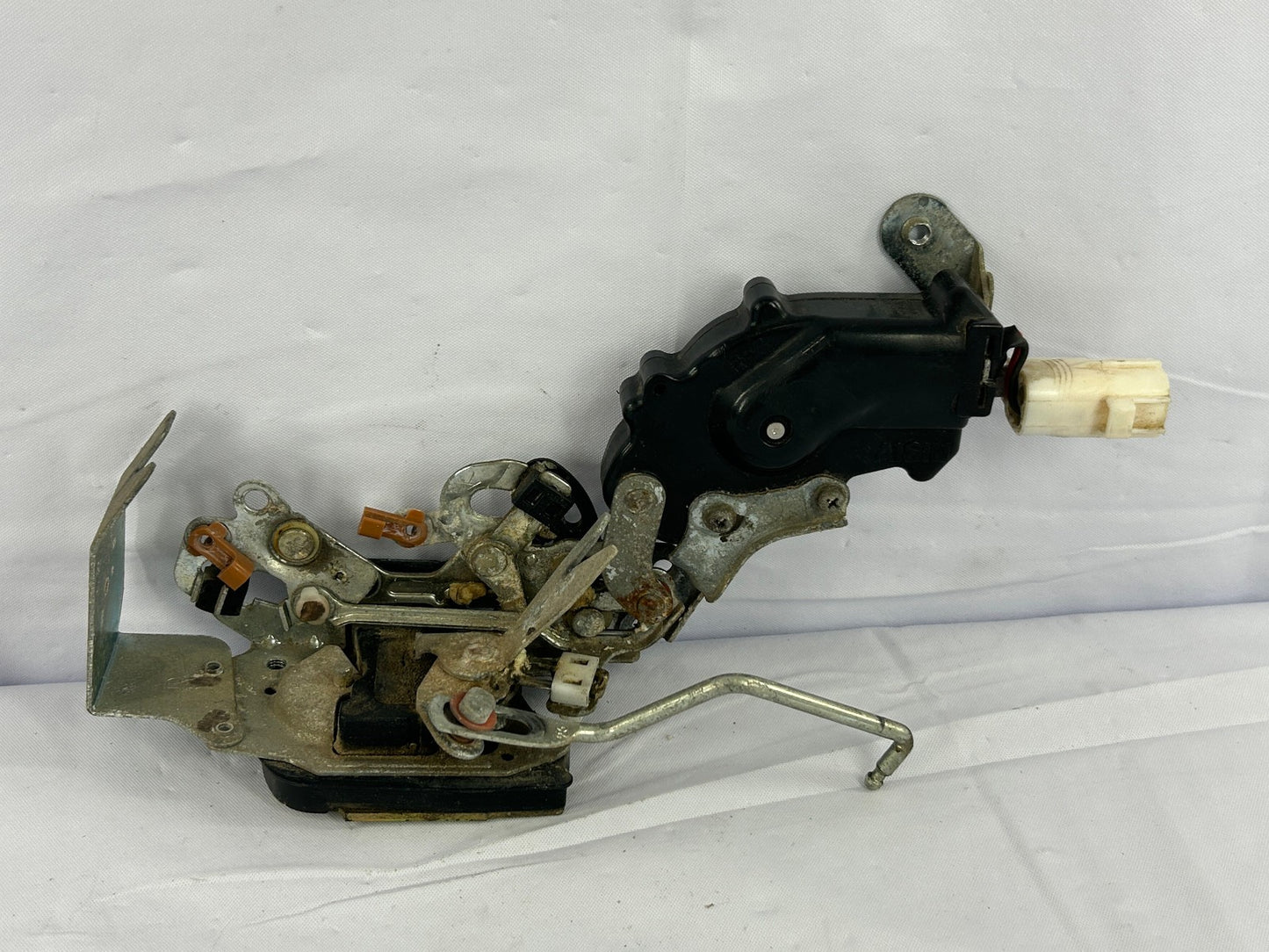 1994-1995 TOYOTA 4RUNNER Door Lock Latch Actuator Rear Right 69330-35070