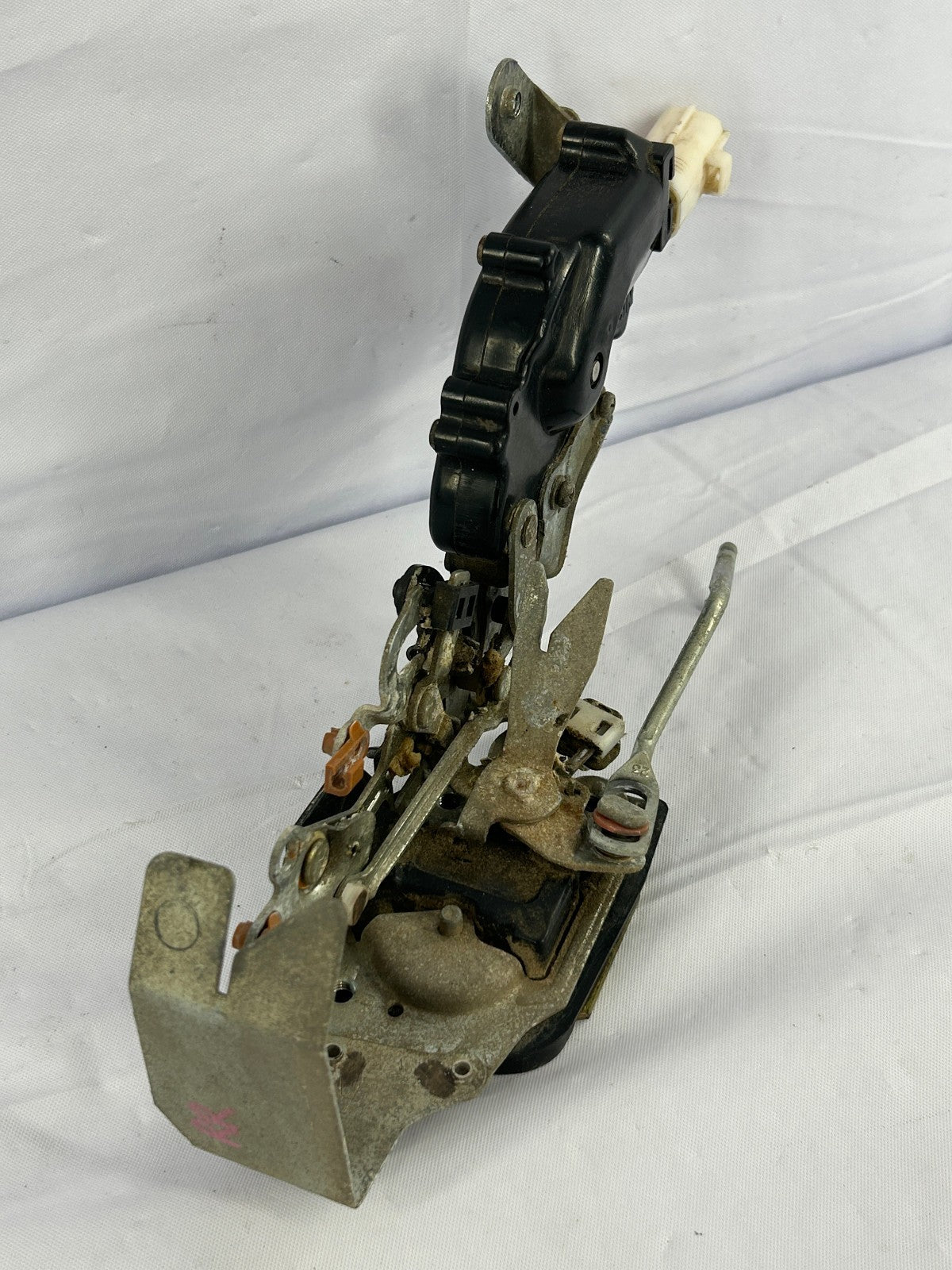 1994-1995 TOYOTA 4RUNNER Door Lock Latch Actuator Rear Right 69330-35070
