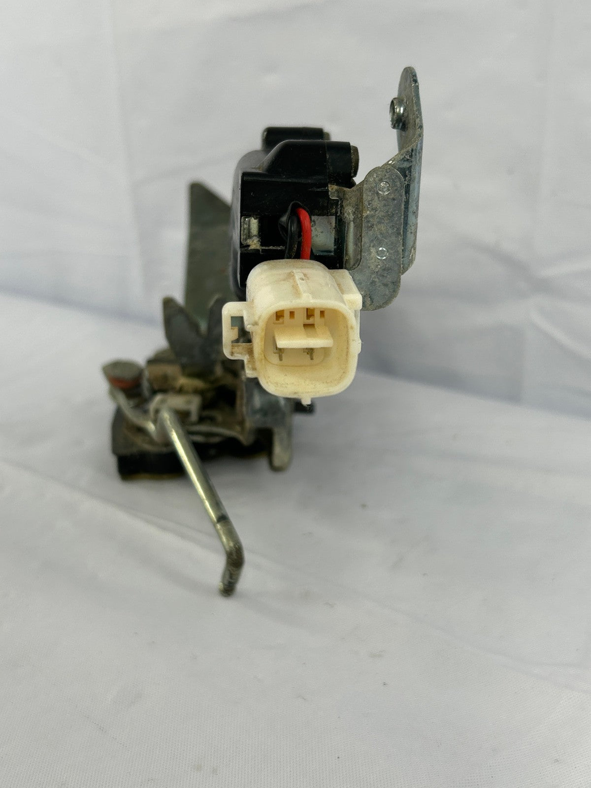 1994-1995 TOYOTA 4RUNNER Door Lock Latch Actuator Rear Right 69330-35070