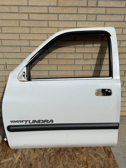 2000-2006 Toyota Tundra Left Front Door Shell White Color Code 056 67002-0C030