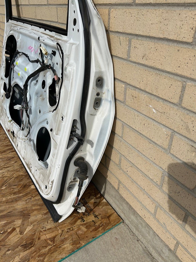 2000-2006 Toyota Tundra Left Front Door Shell White Color Code 056 67002-0C030
