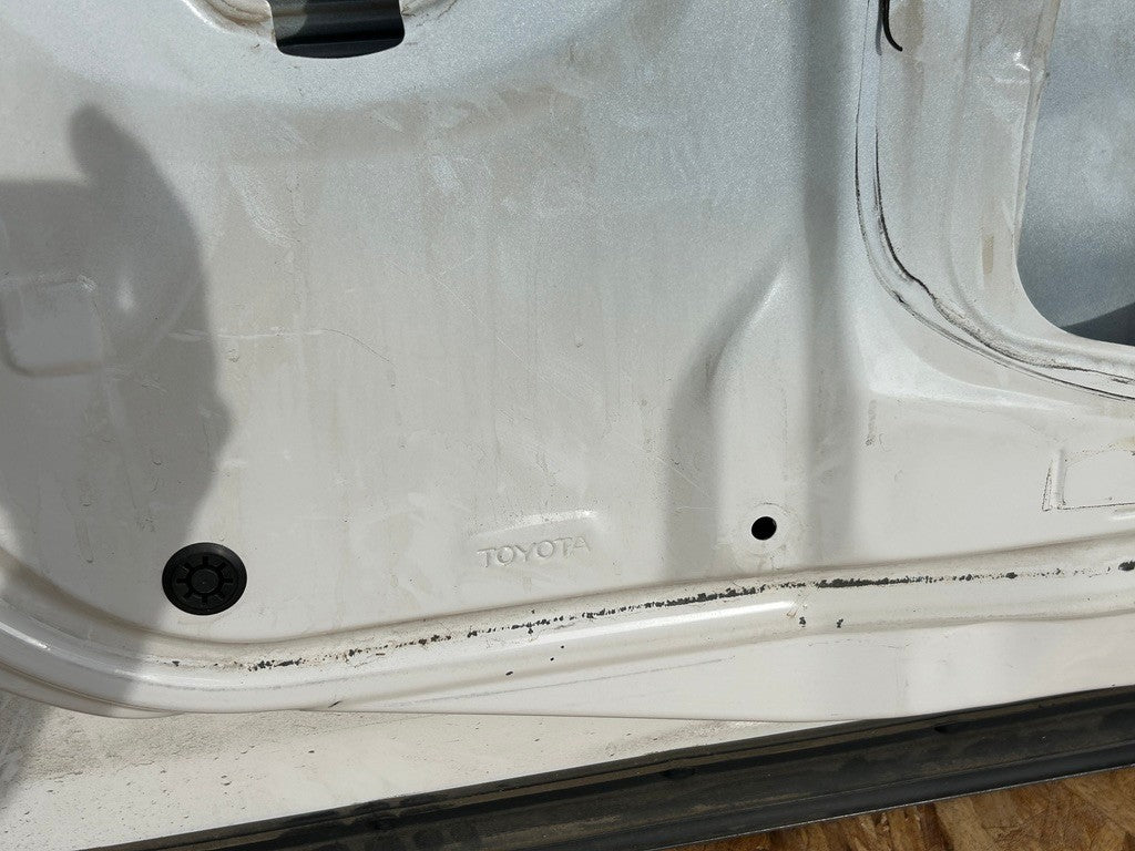 2000-2006 Toyota Tundra SR5 Access Cab Left Rear Door Shell White OEM