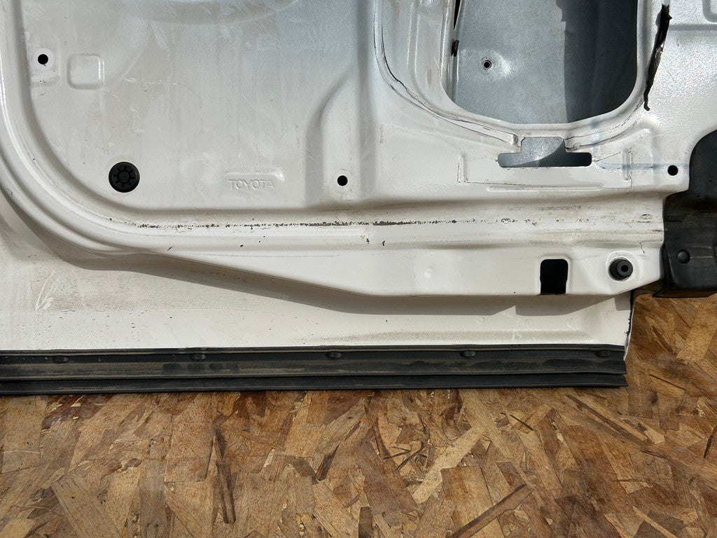 2000-2006 Toyota Tundra SR5 Access Cab Left Rear Door Shell White OEM