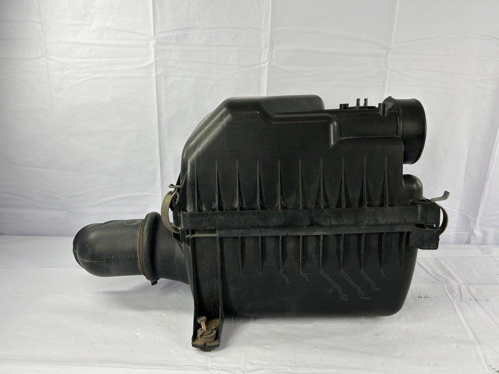 2000-2006 Toyota Tundra Air Filter and Housing Assembly OEM