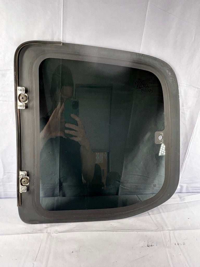 2000-2006 Toyota Tundra Extended Cab Right Rear Door Window Glass