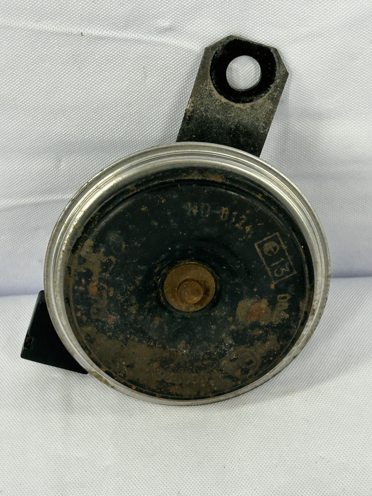 2000-2004 Toyota Tundra Low Note Electric Horn OEM 86520-0C010