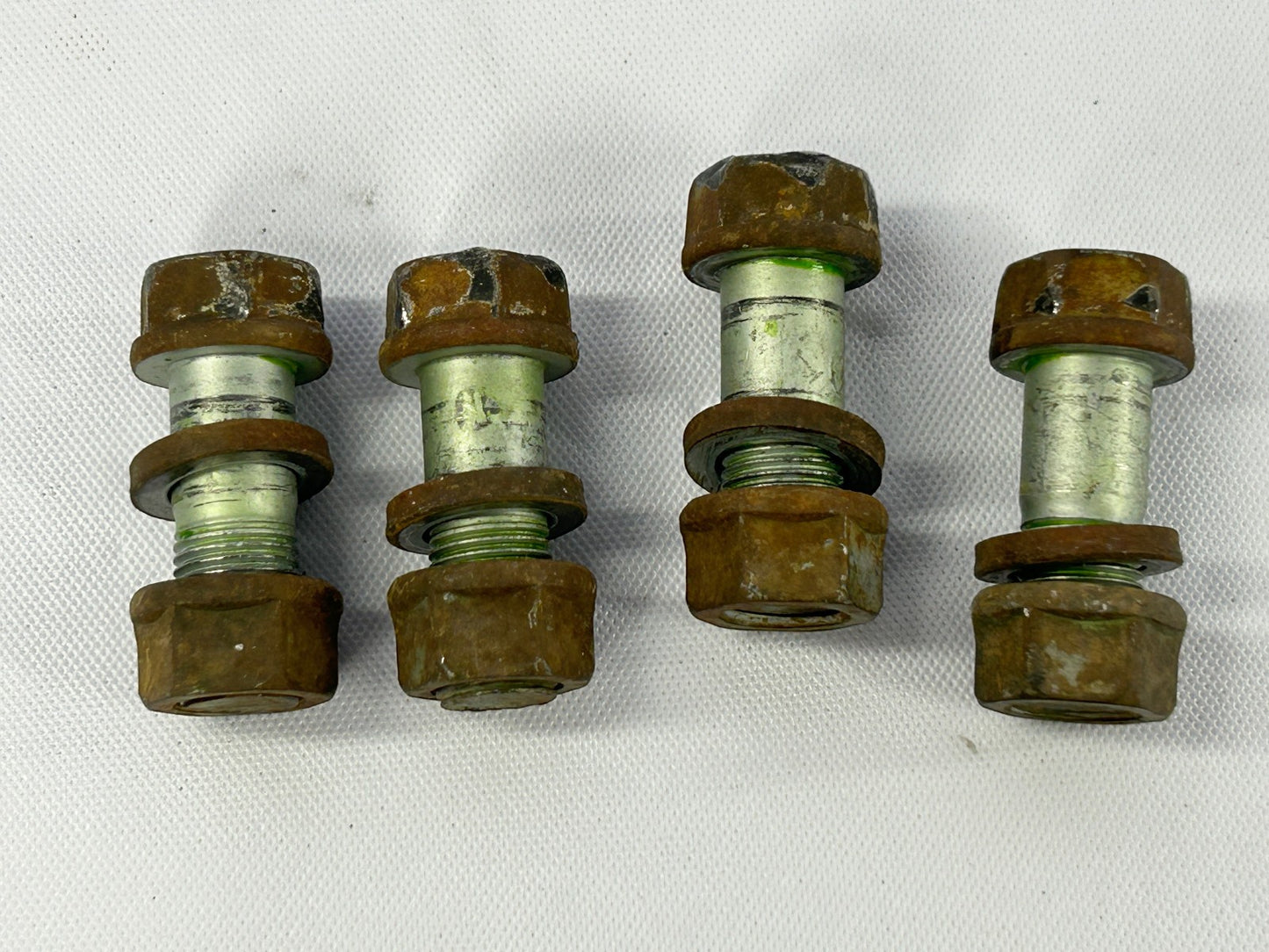 2000-2006 Toyota Tundra Rear Drive Shaft Bolts & Nuts 4 90080-10294 OEM