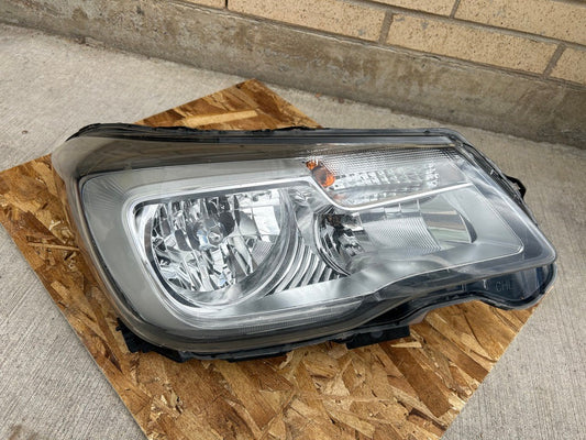 2017-2018 Subaru Forester Halogen Right Passenger Side Headlight Assembly