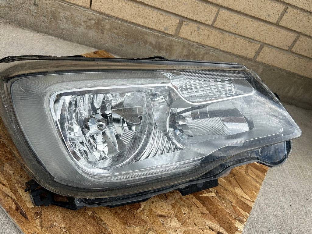 2017-2018 Subaru Forester Halogen Right Passenger Side Headlight Assembly